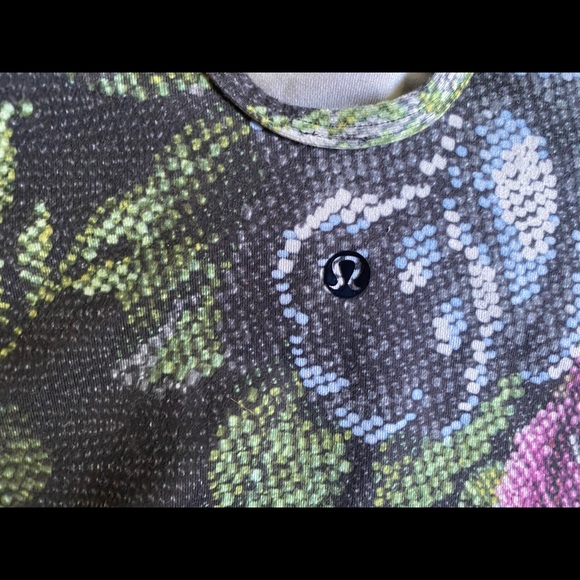 Lululemon floral long sleeve size M - Picture 5 of 5